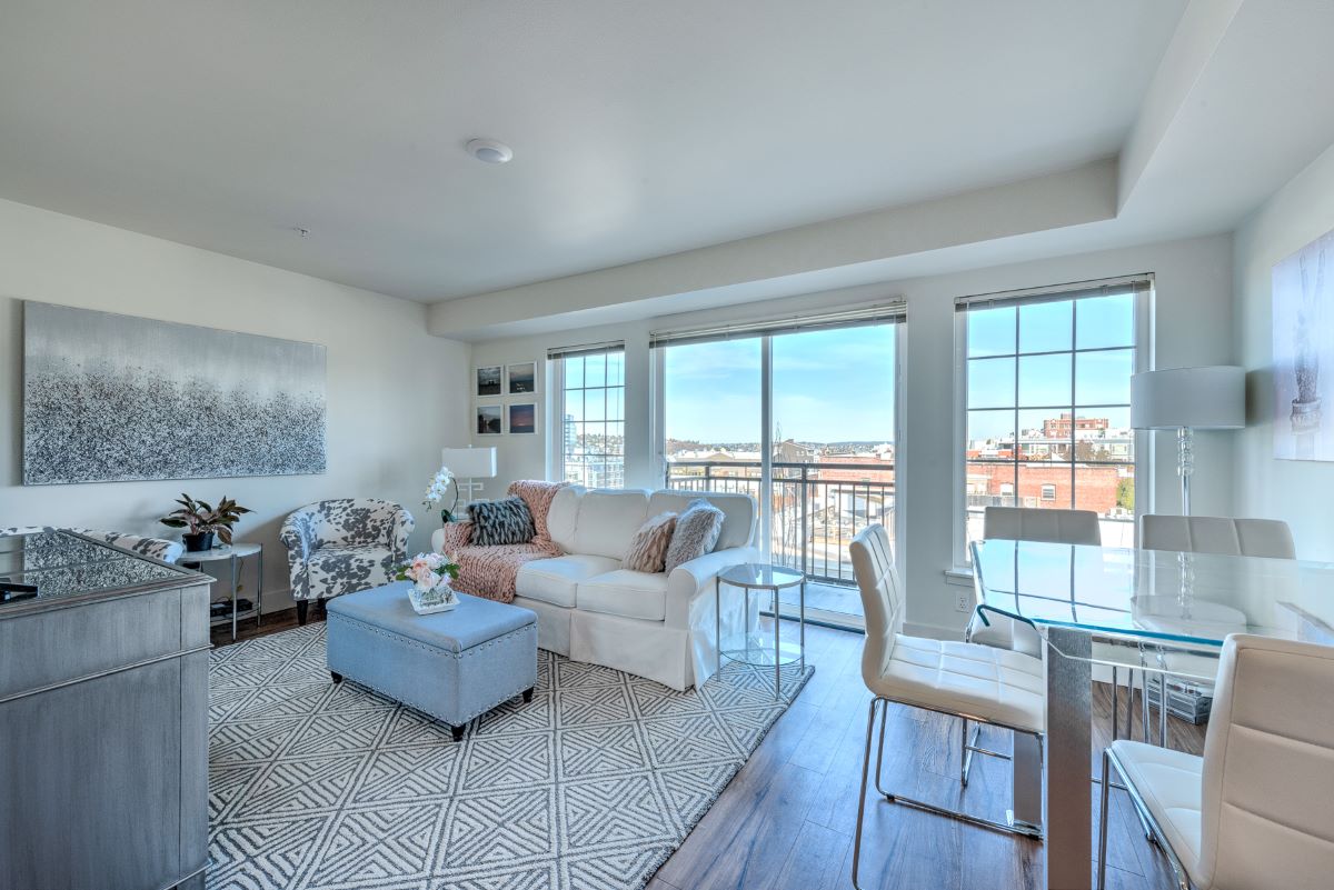 1 1430 Summit Ave HDR Seattle-51